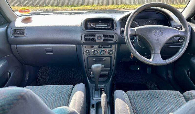 
								Toyota Corolla 180i GLE Auto full									