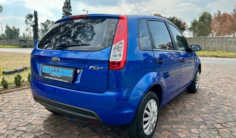 
								Ford Figo 1.4 Ambiente full									