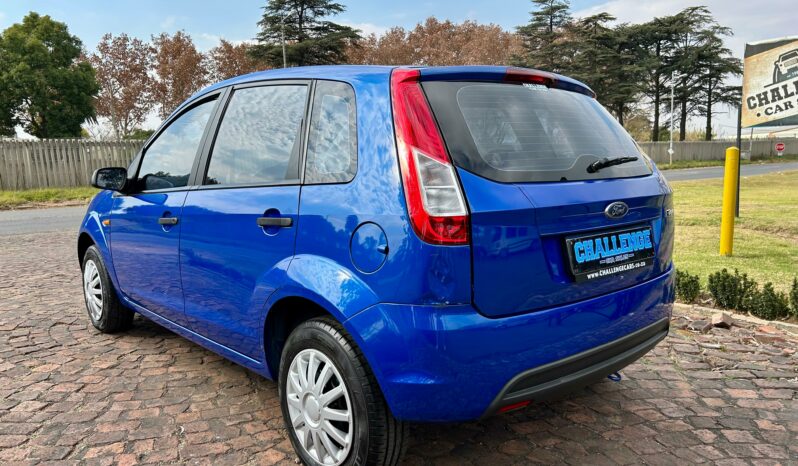 
								Ford Figo 1.4 Ambiente full									
