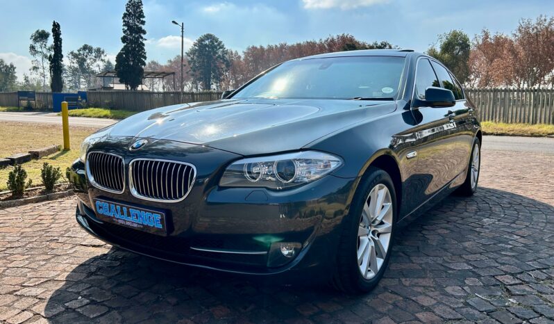 
								BMW 5 Series 523i Auto full									