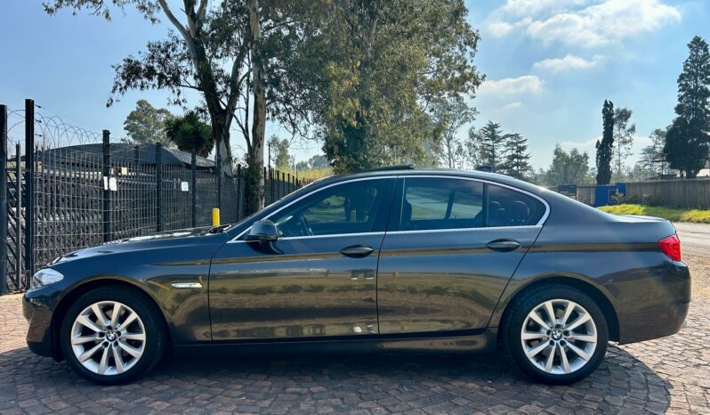 
								BMW 5 Series 523i Auto full									