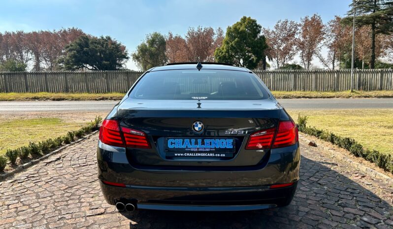 
								BMW 5 Series 523i Auto full									