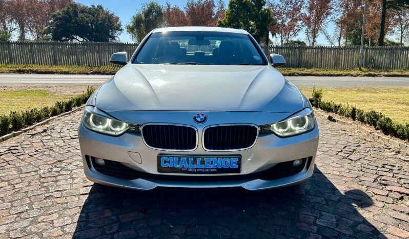 
								BMW 3 Series 320i Auto full									