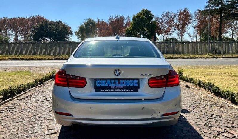 
								BMW 3 Series 320i Auto full									