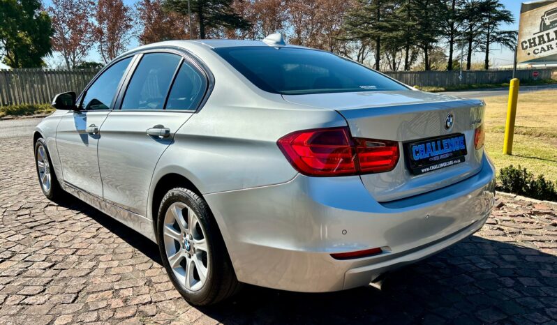 
								BMW 3 Series 320i Auto full									