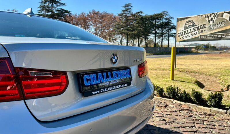 
								BMW 3 Series 320i Auto full									