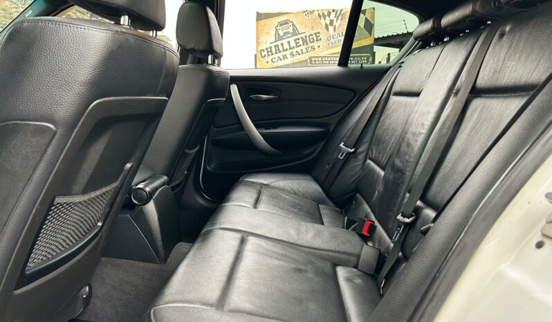 
								BMW 1 Series 130i M Sport full									