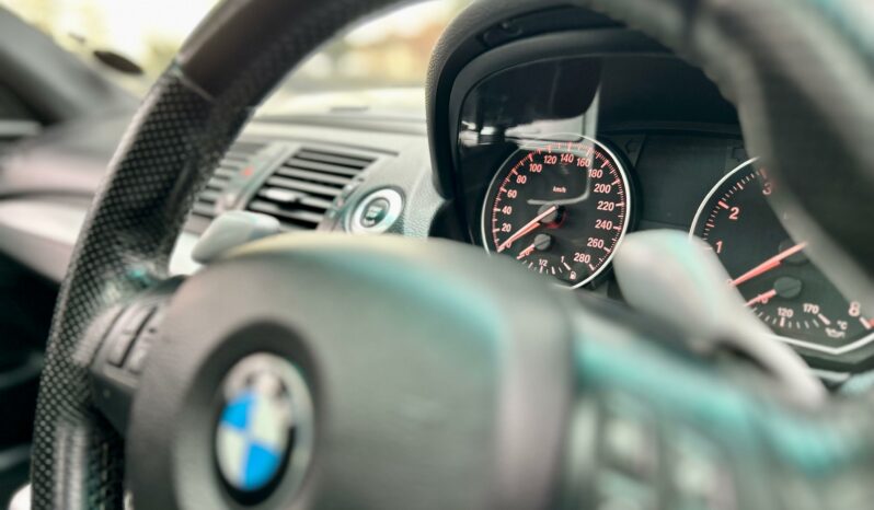 
								BMW 1 Series 130i M Sport full									