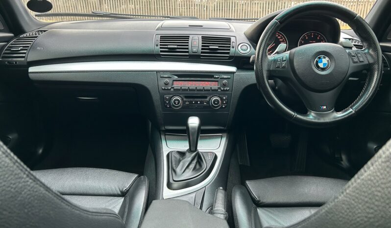 
								BMW 1 Series 130i M Sport full									