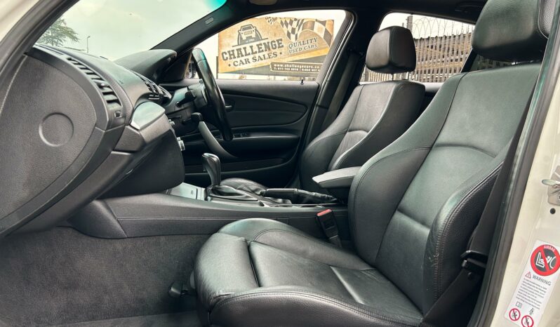 
								BMW 1 Series 130i M Sport full									