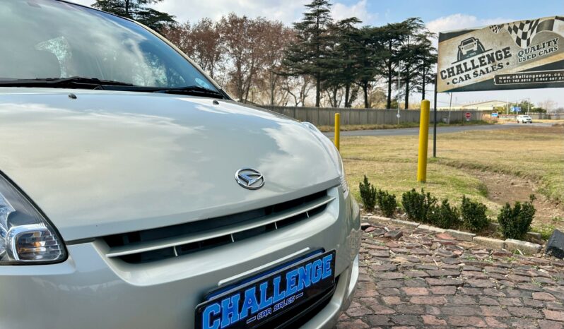 
								Daihatsu Sirion 1.3i full									