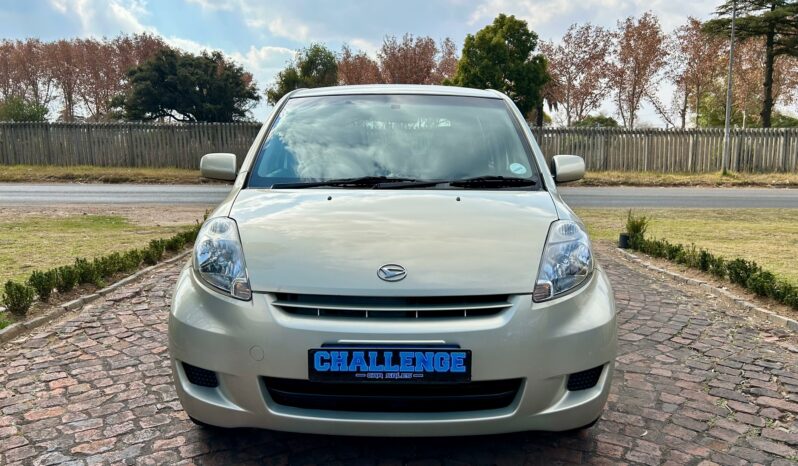 
								Daihatsu Sirion 1.3i full									