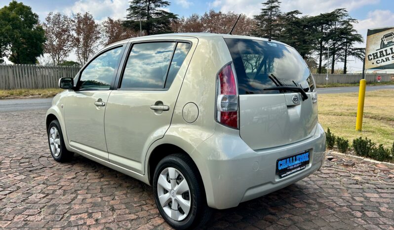 
								Daihatsu Sirion 1.3i full									