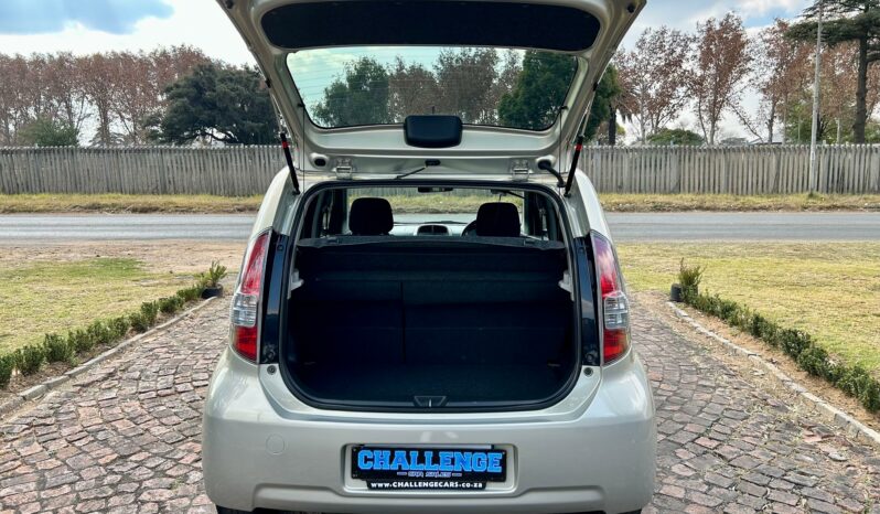 
								Daihatsu Sirion 1.3i full									