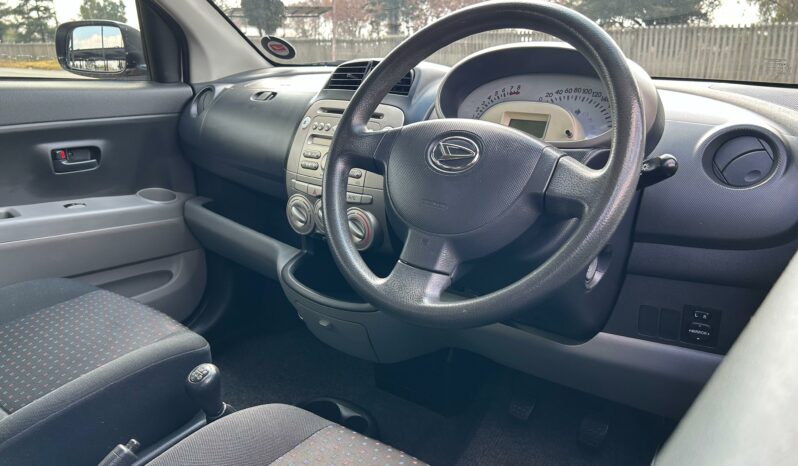 
								Daihatsu Sirion 1.3i full									