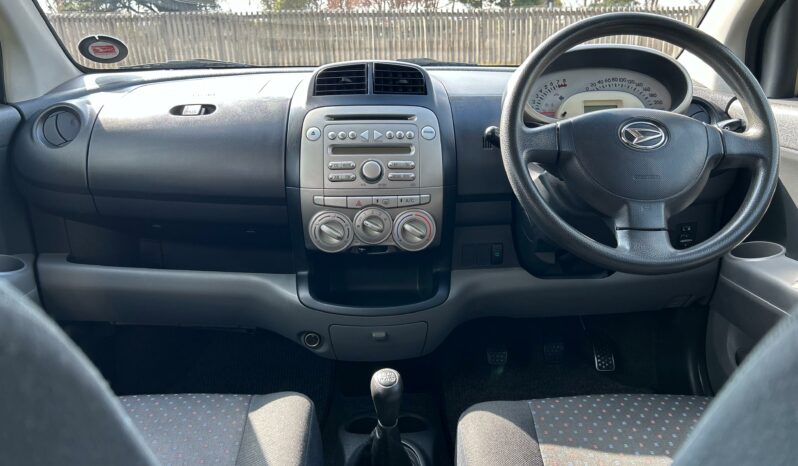 
								Daihatsu Sirion 1.3i full									