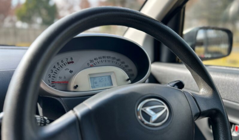 
								Daihatsu Sirion 1.3i full									