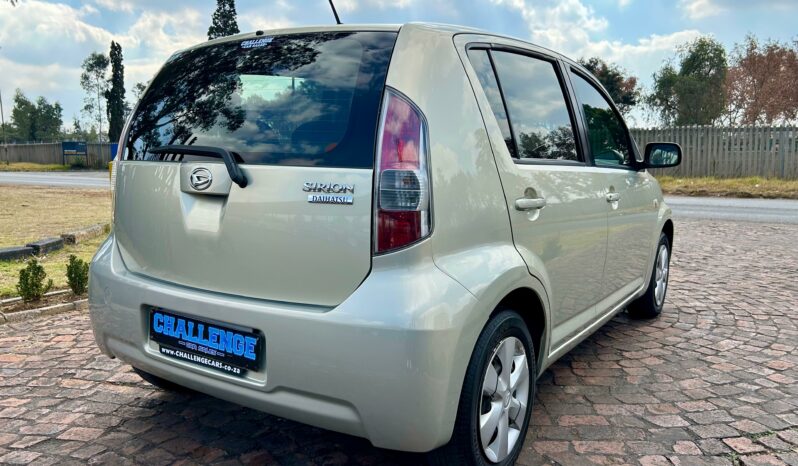 
								Daihatsu Sirion 1.3i full									