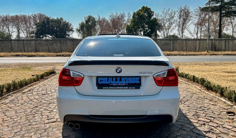 
								BMW 323i M Sport full									