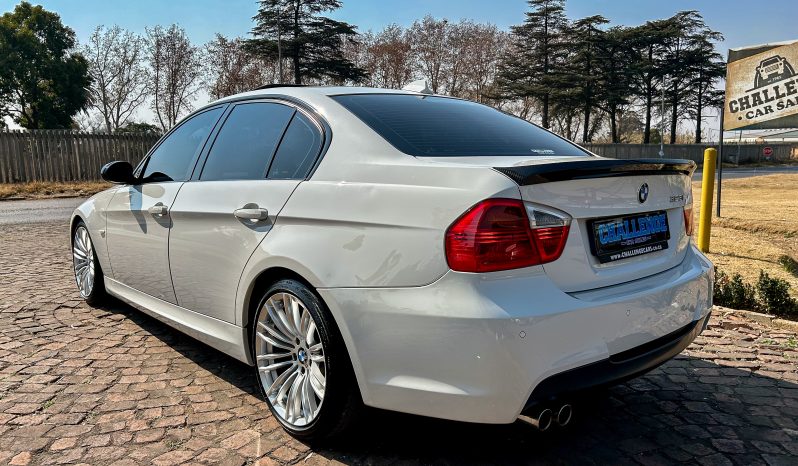 
								BMW 323i M Sport full									