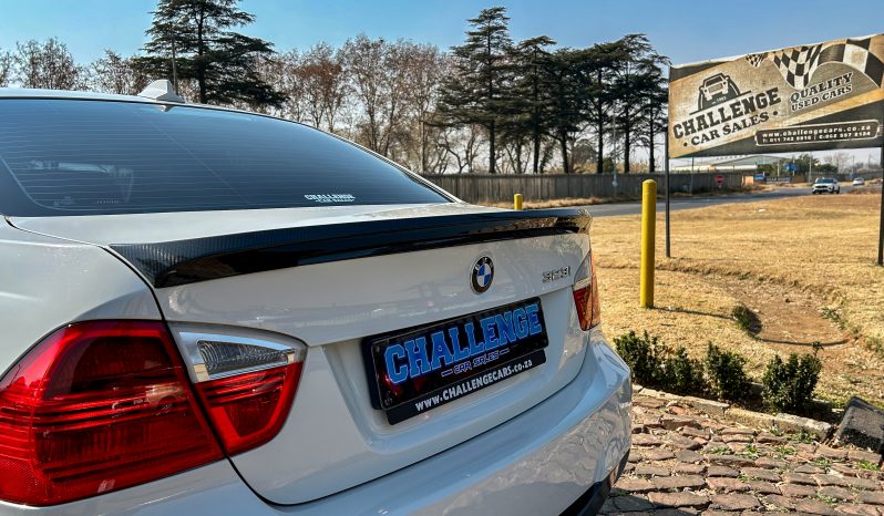
								BMW 323i M Sport full									