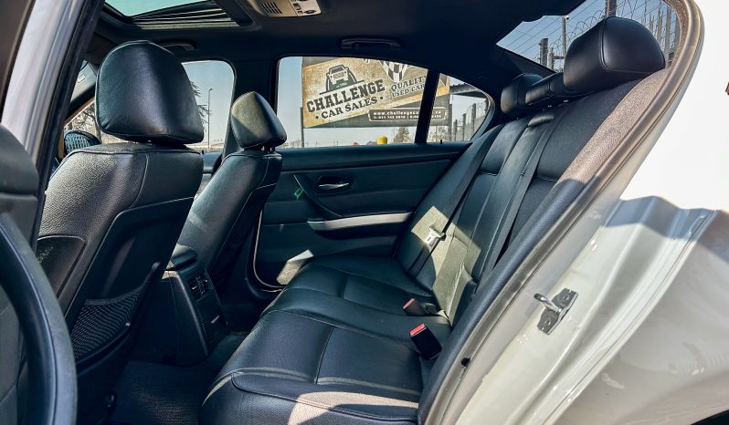 
								BMW 323i M Sport full									