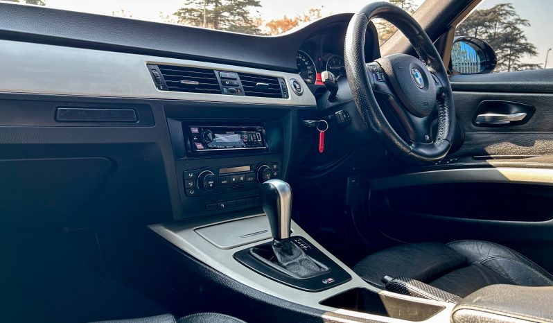 
								BMW 323i M Sport full									