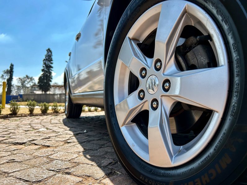 
								Suzuki SX4 2.0 full									