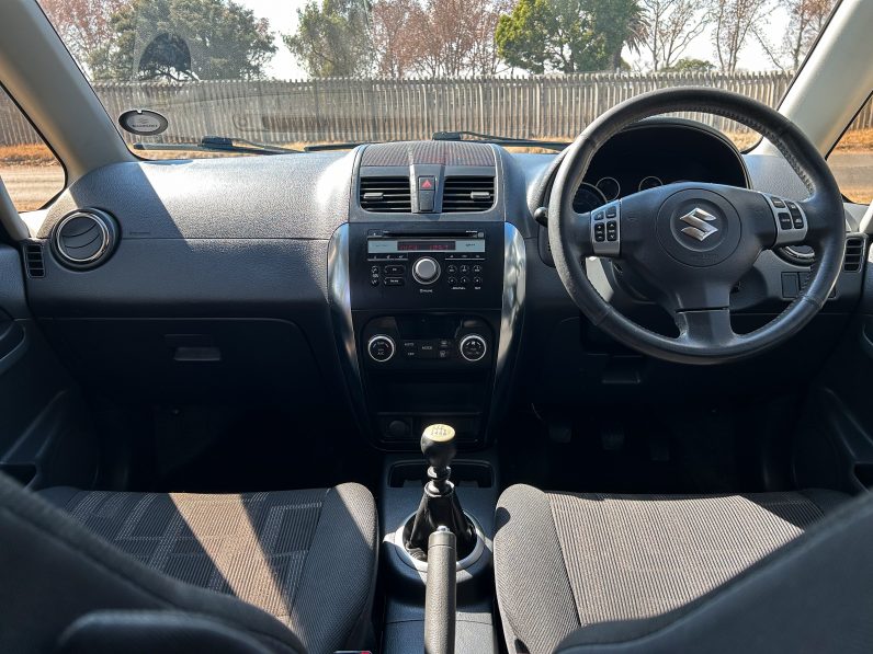 
								Suzuki SX4 2.0 full									