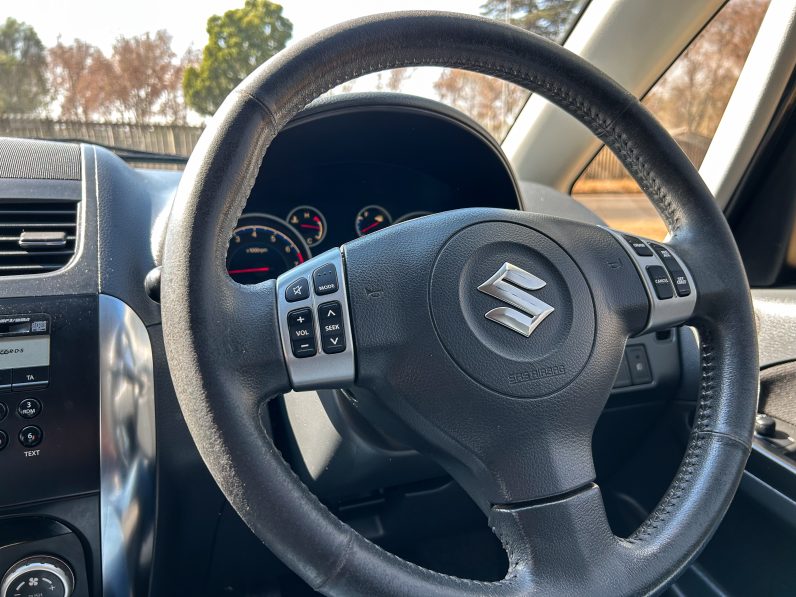 
								Suzuki SX4 2.0 full									