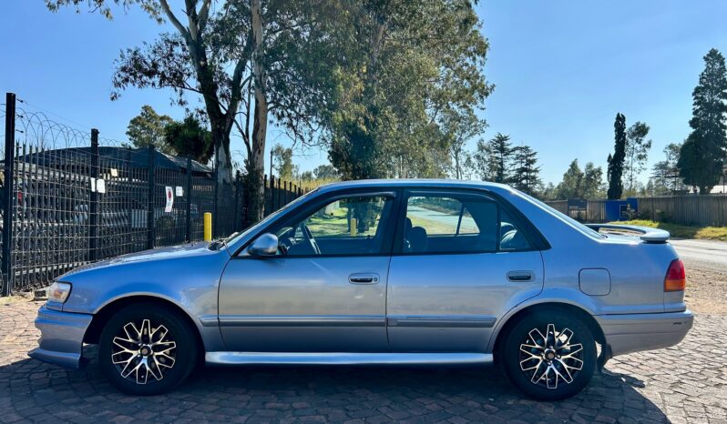 
								Toyota Corolla 180i GLE full									