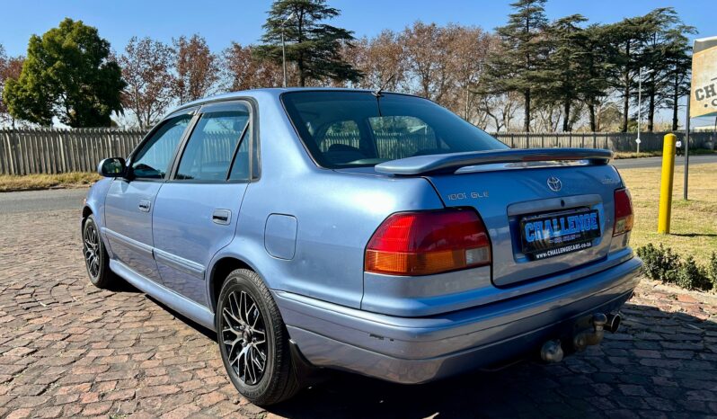 
								Toyota Corolla 180i GLE full									