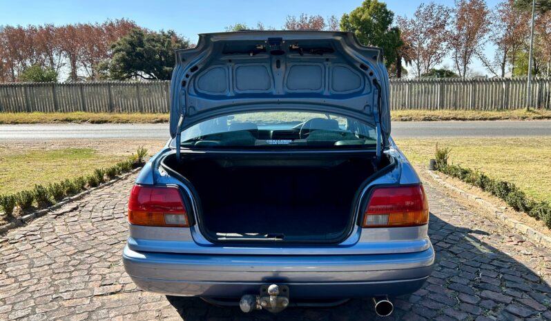 
								Toyota Corolla 180i GLE full									