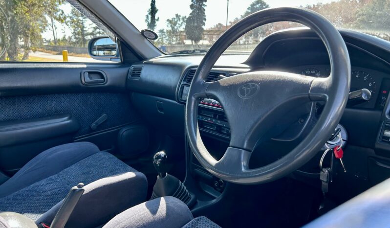 
								Toyota Corolla 180i GLE full									