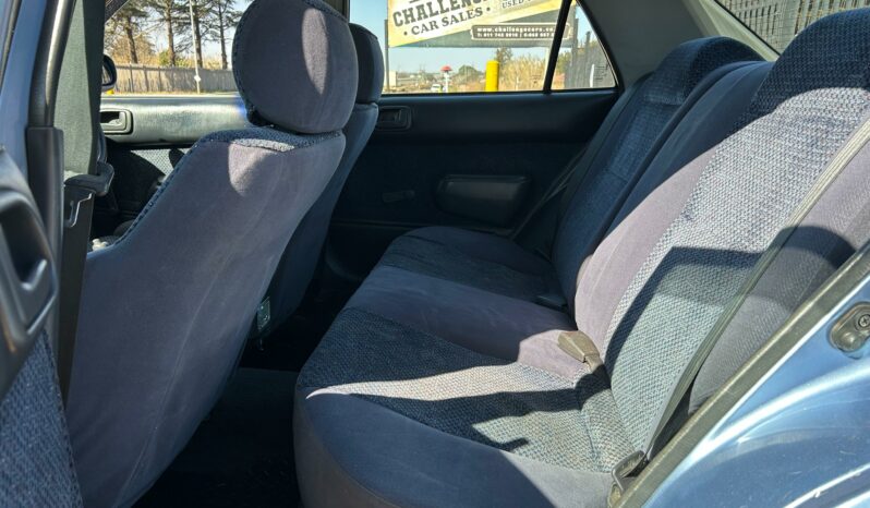 
								Toyota Corolla 180i GLE full									