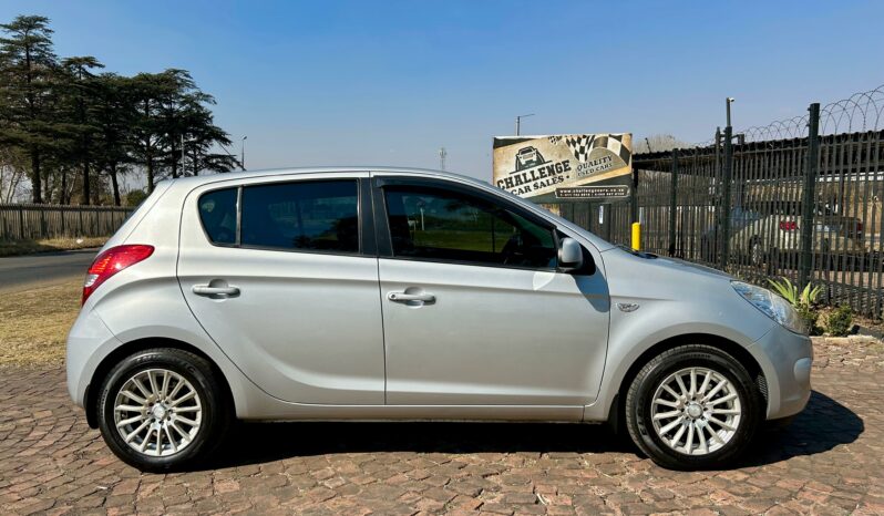 
								Hyundai i20 1.6 GLS full									