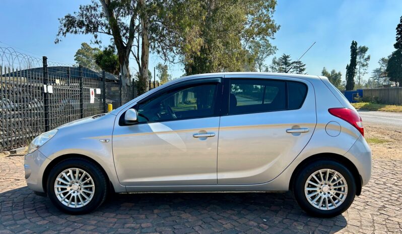 
								Hyundai i20 1.6 GLS full									