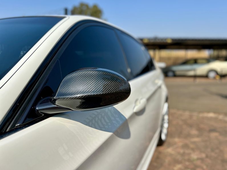 
								BMW 323i M Sport full									