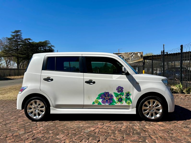 
								Daihatsu Materia 1.5 full									