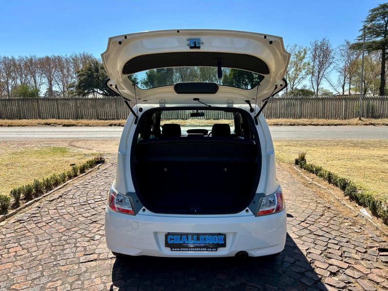 
								Daihatsu Materia 1.5 full									