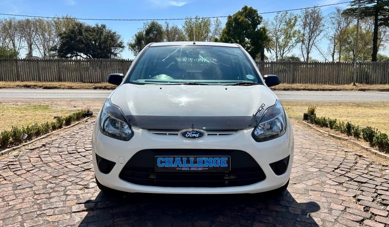 
								Ford Figo 1.4 Ambiente full									