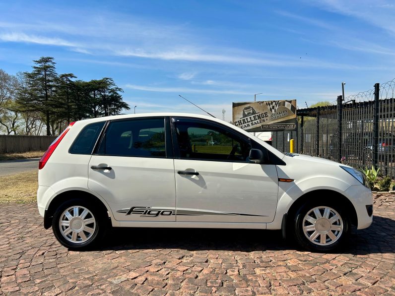 
								Ford Figo 1.4 Ambiente full									
