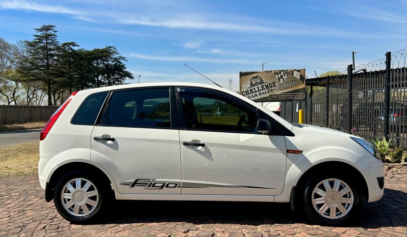 
								Ford Figo 1.4 Ambiente full									