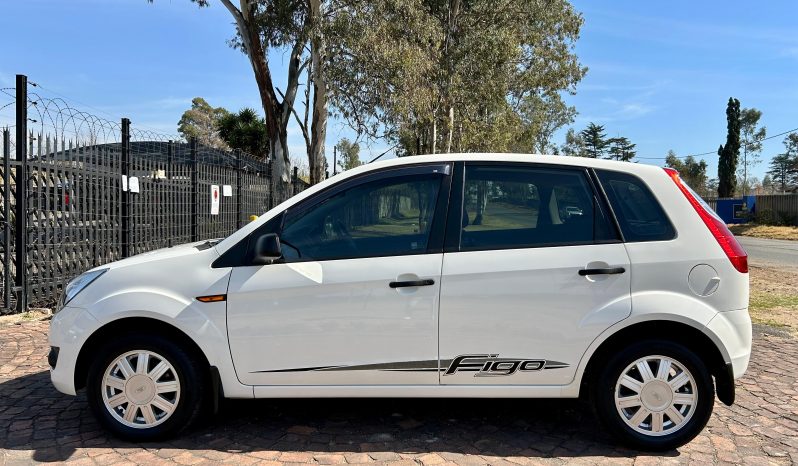 
								Ford Figo 1.4 Ambiente full									