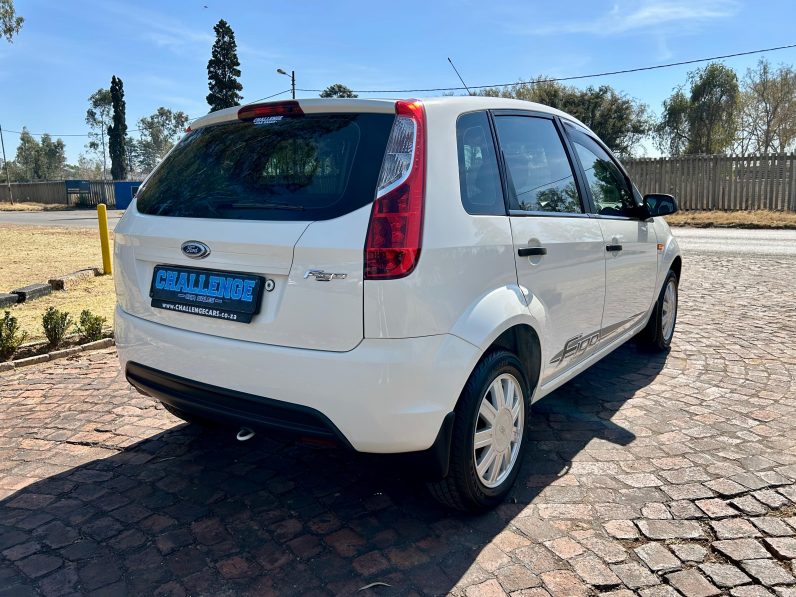 
								Ford Figo 1.4 Ambiente full									