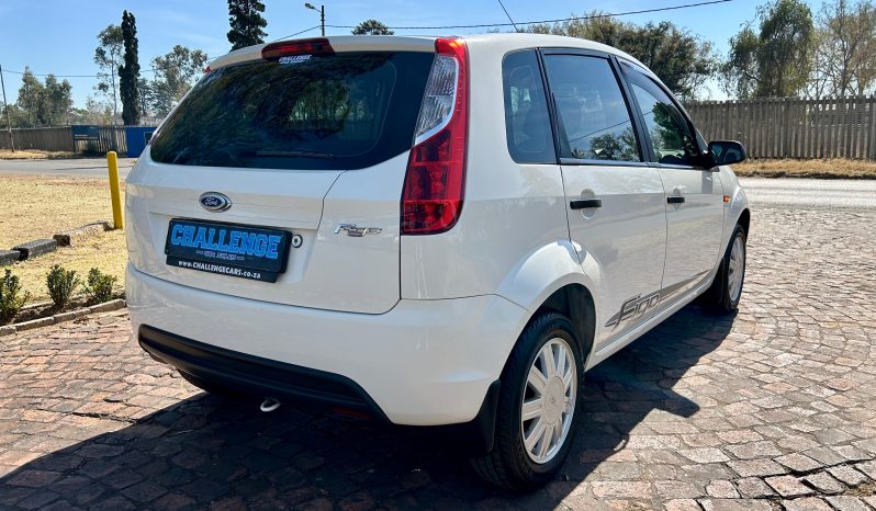 
								Ford Figo 1.4 Ambiente full									