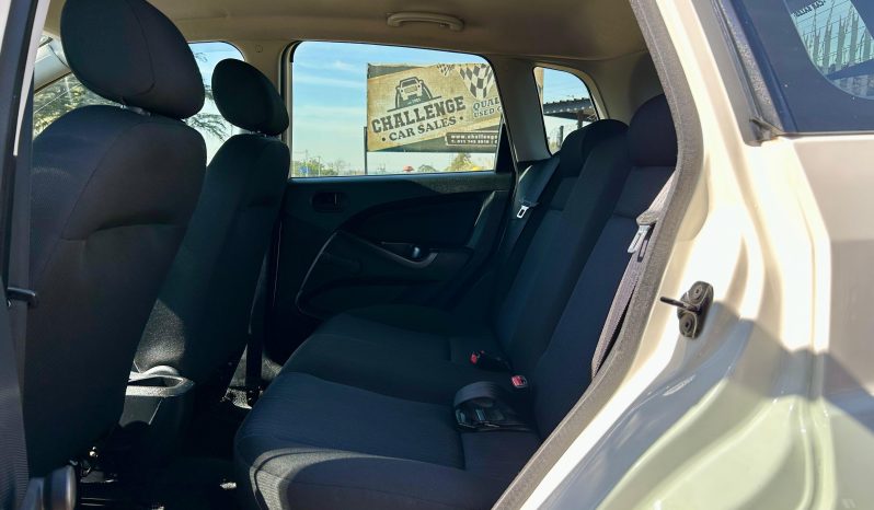 
								Ford Figo 1.4 Ambiente full									