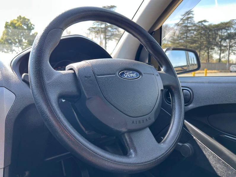 
								Ford Figo 1.4 Ambiente full									