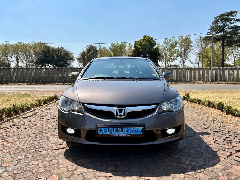 
								Honda Civic 1.8 VXi full									