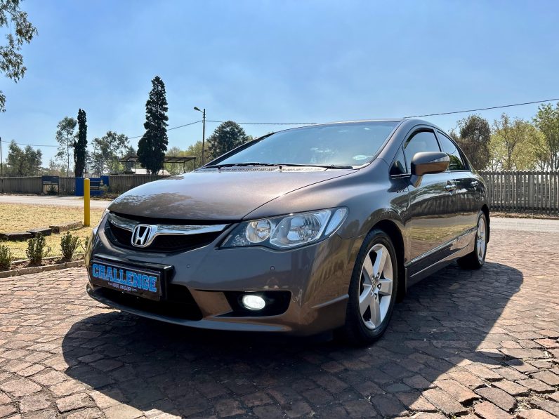 
								Honda Civic 1.8 VXi full									